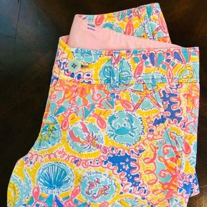 Lilly Pulitzer Callahan Short - Written in the Sun